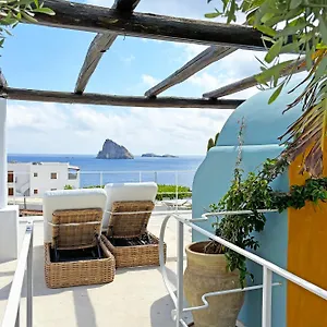 https://appartamento-ambra-panarea-island.sicilyhotelsitaly.net